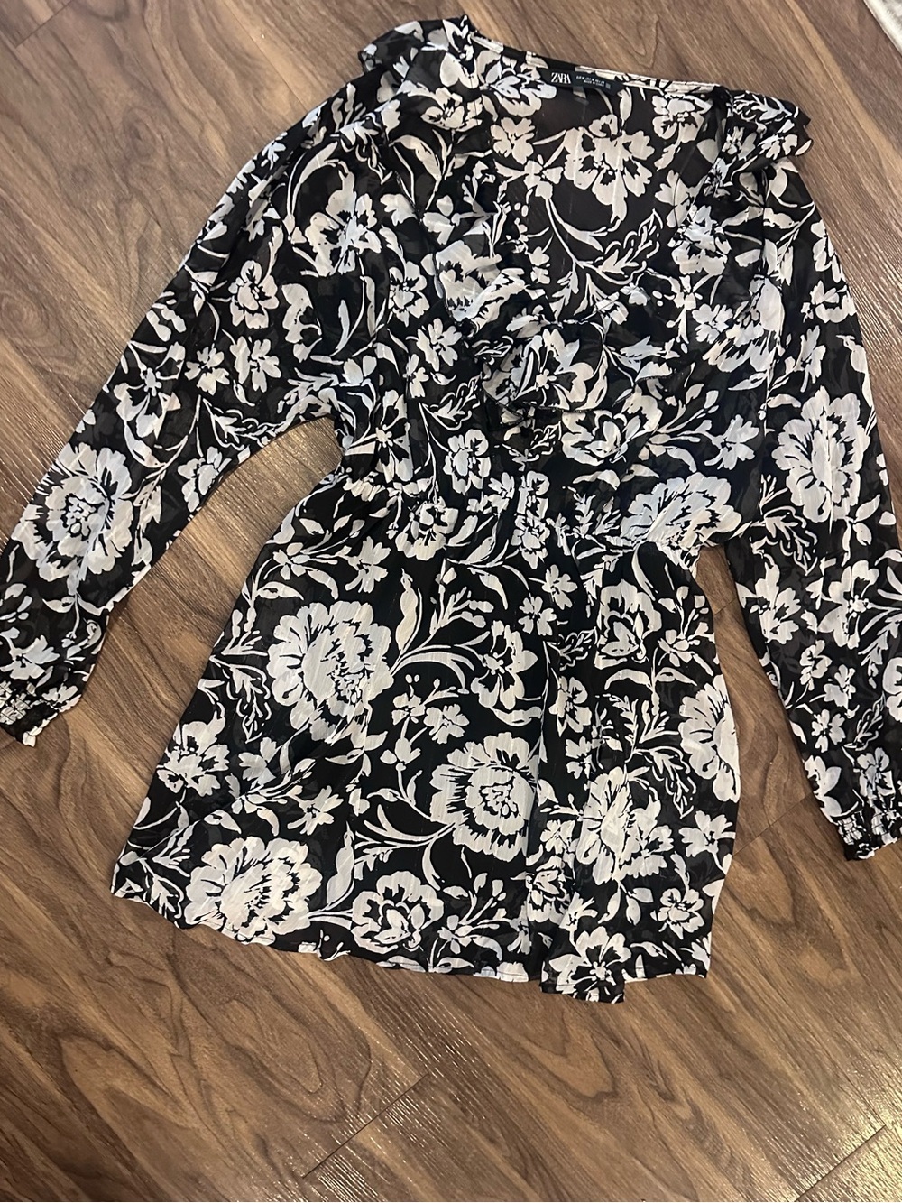 NWOT Zara Floral Black Mini Dress For Women Size M